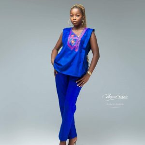 Blue suit( sleeveless)